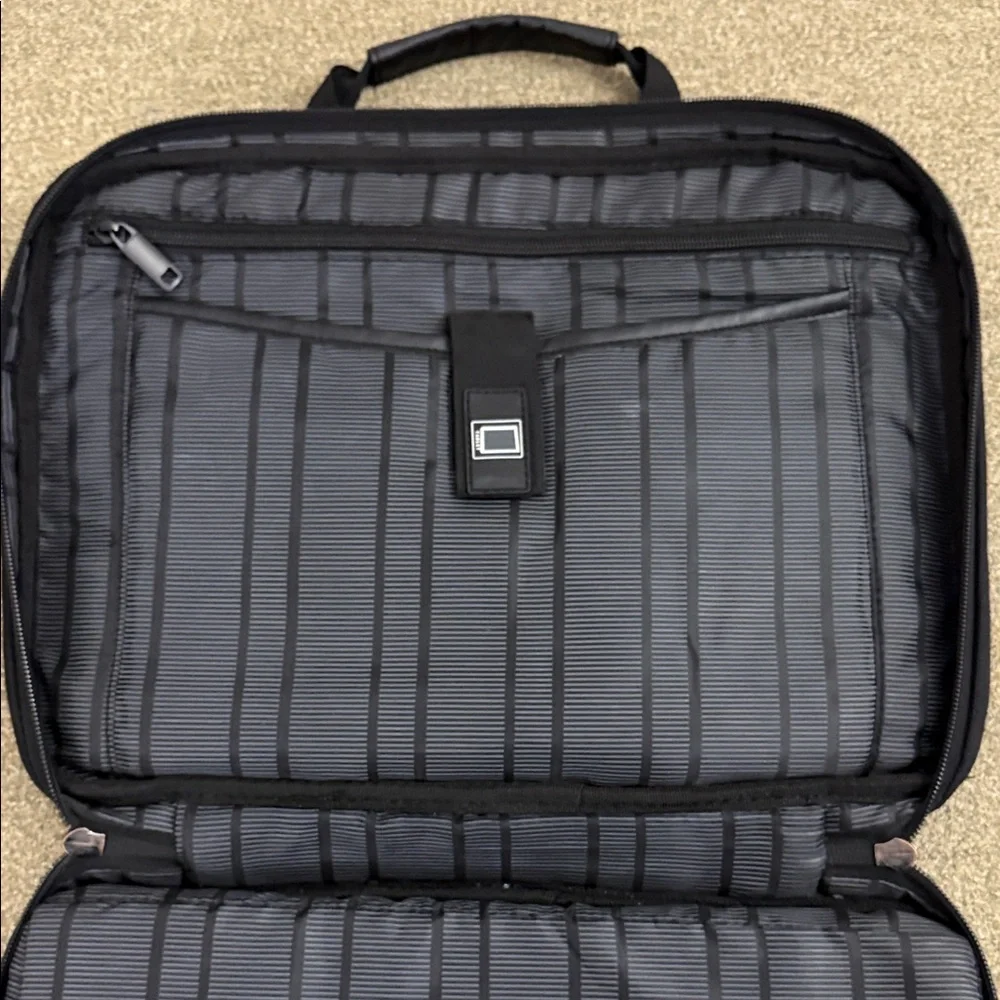 Kenneth Cole Reaction Laptop Business Travel Almost new